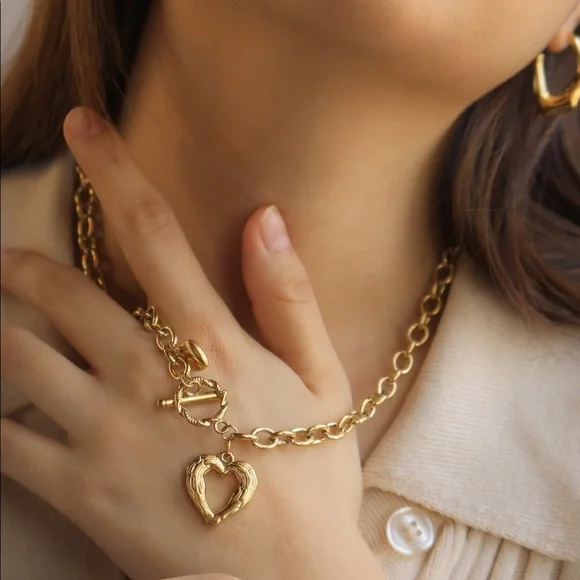 Waterproof toggle clasp heart necklace - Picture 7 of 7